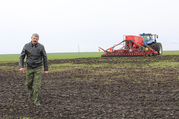 И хозяин, и труженик…