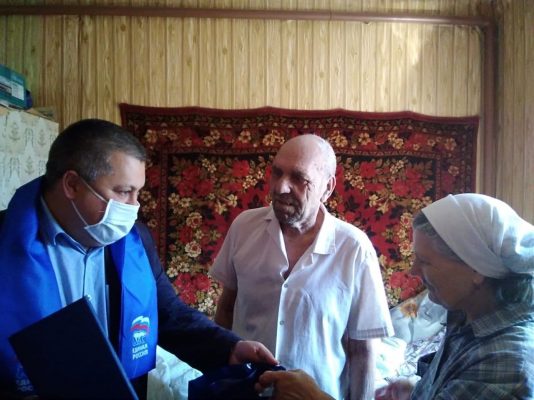 Сегодня однопартийцы поздравили Дегтярева Павла Карповича с 89-ым днем рождения