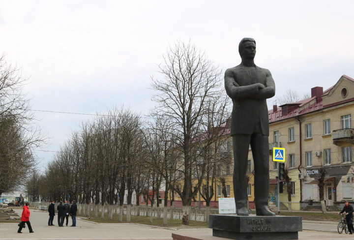 Сквер имени Фокина начали благоустраивать