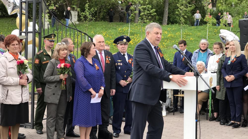 Педагога с 50-летним стажем впечатлили преображение Брянска и Сад Победы