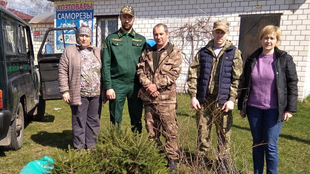 В брянском поселке Чемерна прошла акция «Сад памяти»