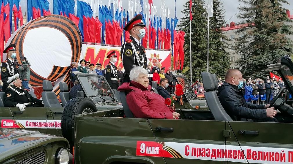 В Брянске начался парад Победы