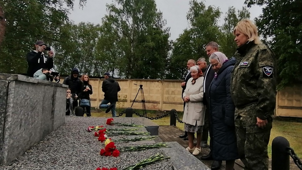 В Брянске почтили память 40 тысяч замученных узников концлагеря «Дулаг-142»