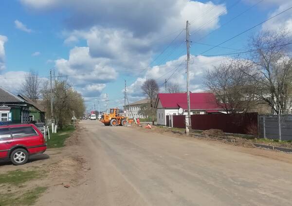 В брянском поселке Климово ремонтируют дорогу по улице Советской
