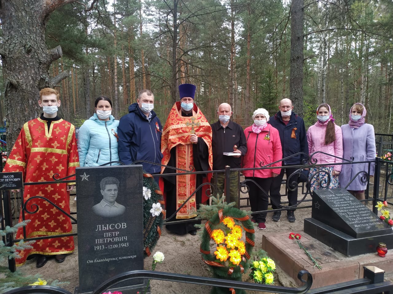 В карачевской деревне Мылинка прошла заупокойная лития на братской могиле