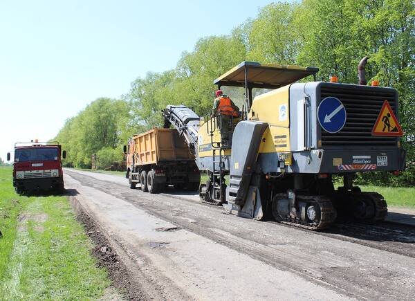 В Брянской области в рамках нацпроекта ведется ремонт дороги Комаричи – Севск