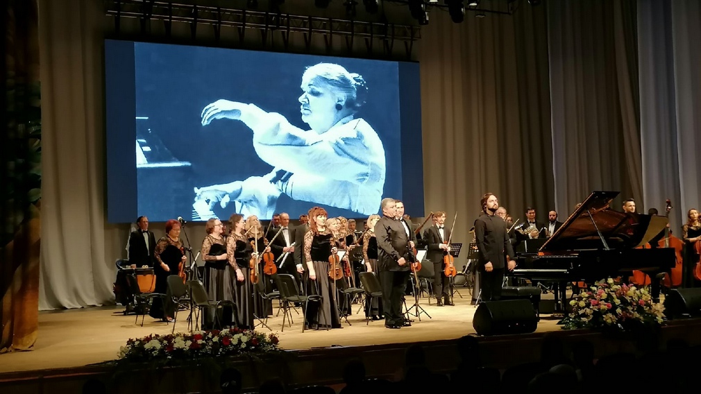 В Брянске состоялось открытие XI Международного конкурса юных пианистов имени Т.П.Николаевой