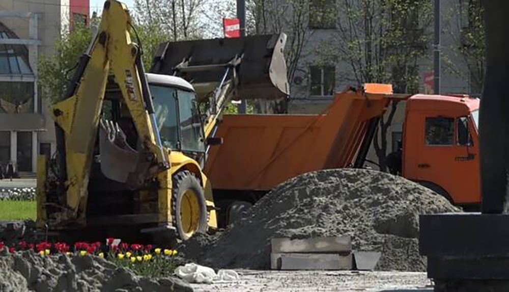 В Брянске продолжается благоустройство сквера Игната Фокина