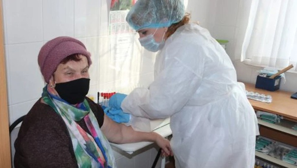 Ни у одного брянца прививка от коронавируса не вызвала осложнений