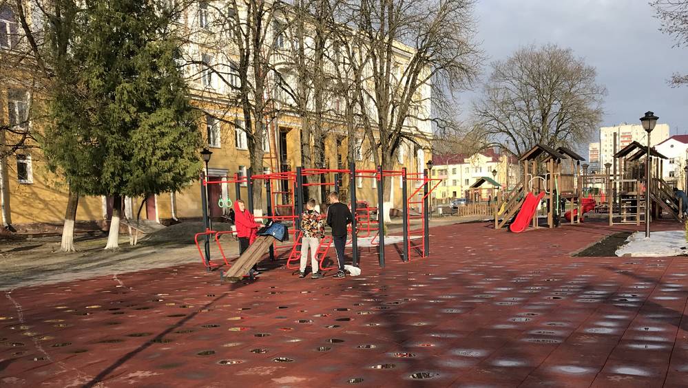 Брянские семьи с детьми получат выплату по 10 тысяч рублей в августе