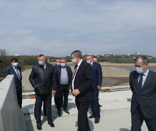 На дорогу Брянск I-Брянск II в день укладывают тысячу тонн асфальта