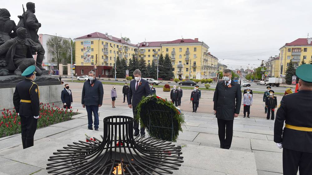 Руководители области поздравили брянцев с Днем Победы