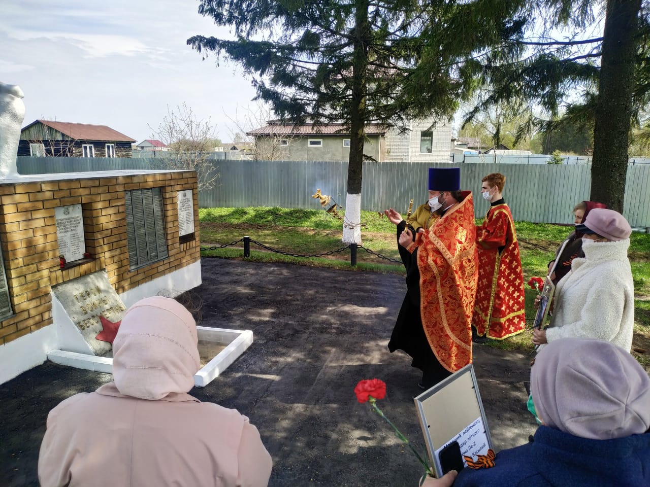 В Карачеве почтили память летчиков, героически погибших 5 мая 1943 года