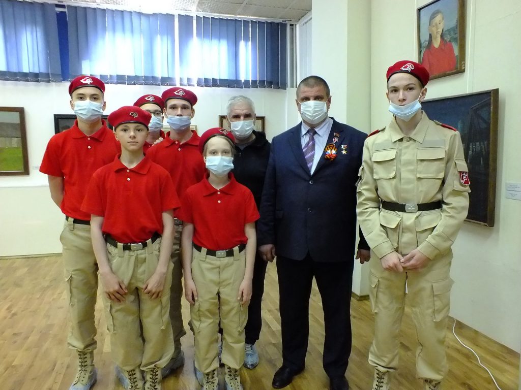 Депутаты Брянской облдумы организовали для школьников экскурсии в музеи