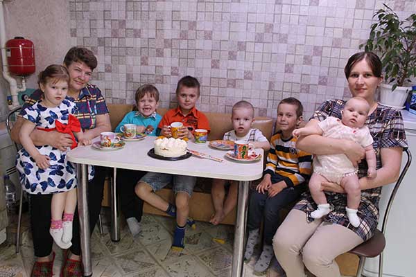  Большая дружная семья