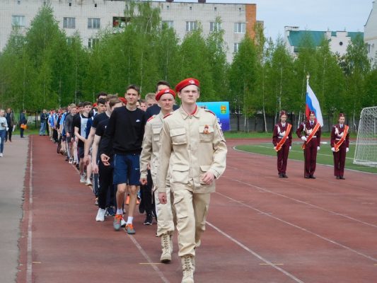 В брянских Клинцах допризывная молодежь соревнуется