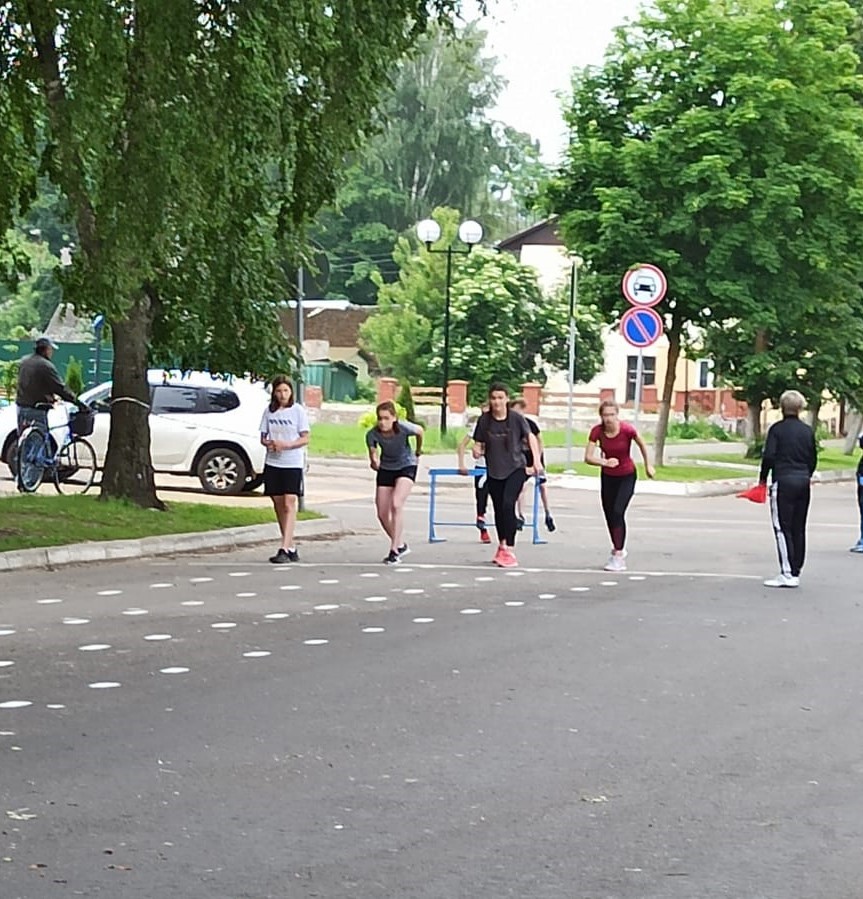 В Карачеве прошли соревнования по легкоатлетическому спринту