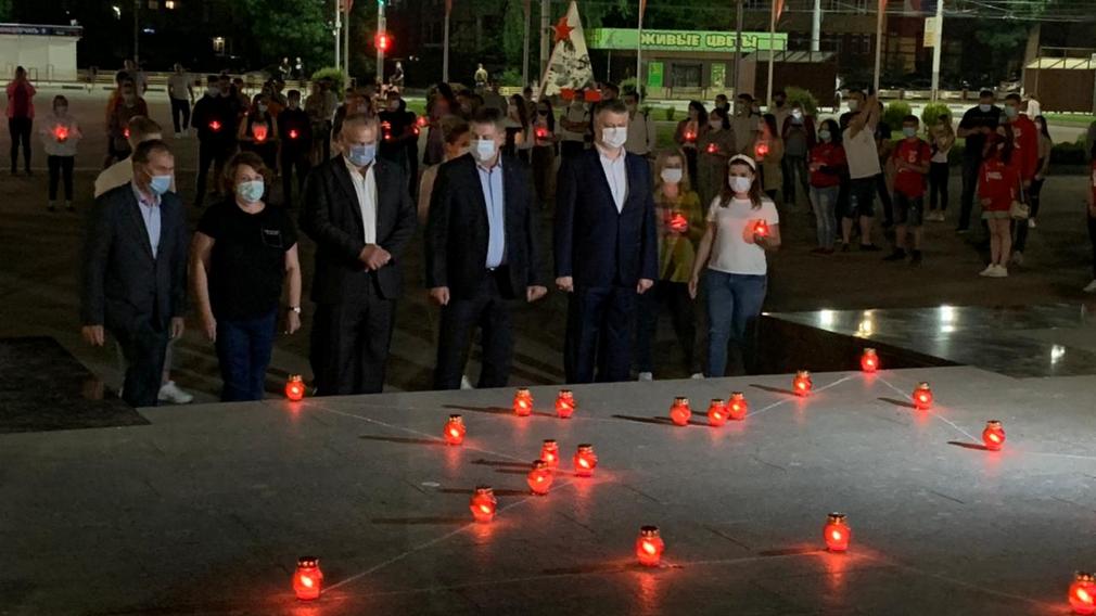 На площади Воинской Славы в Брянске прошла акция «Свеча Памяти»