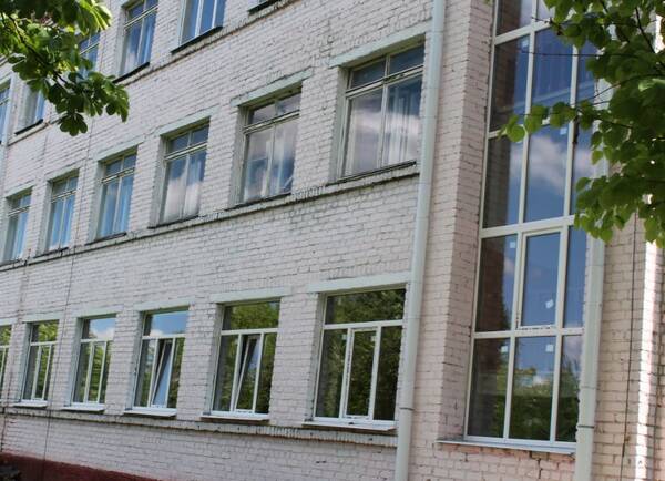 В Гордеевской школе заменят окна за 900 тысяч рублей