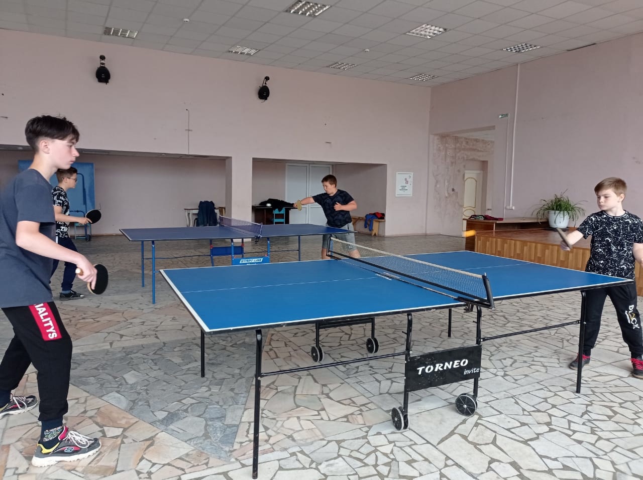 В Карачеве прошло первенство по настольному теннису среди юношей