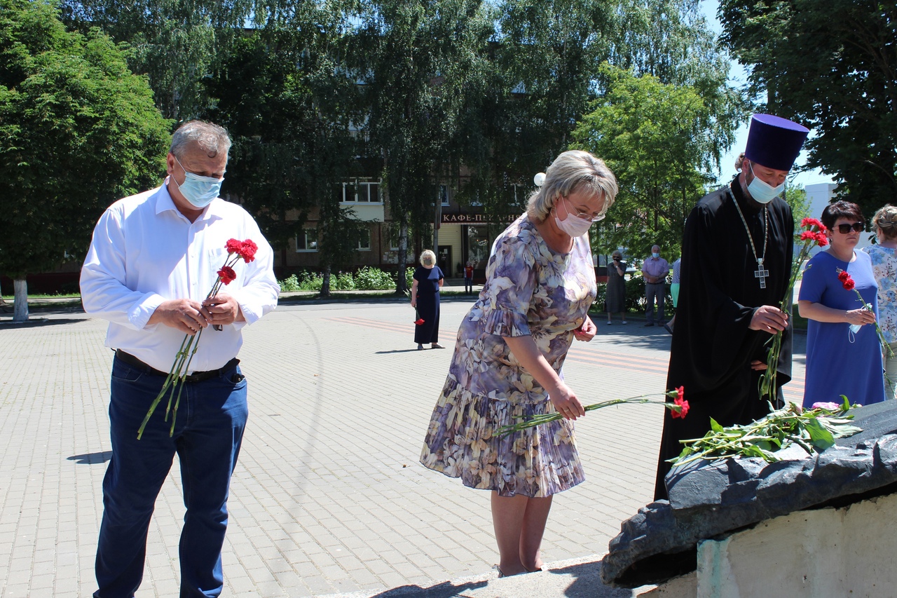 В Карачеве прошел митинг в День памяти и скорби
