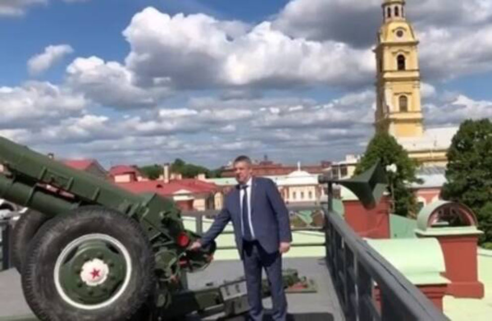 Брянский губернатор почтил память павших воинов-брянцев в Петропавловской крепости