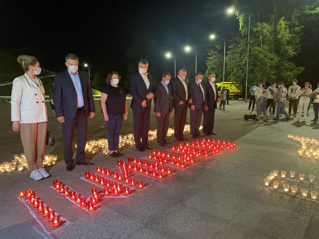 На Кургане Бессмертия в Брянске прошла акция «Огненные картины»