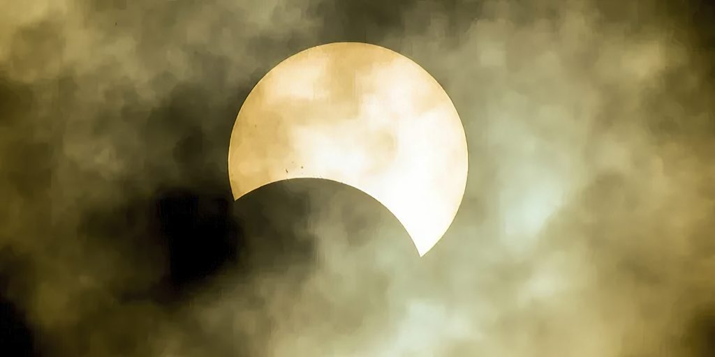 Жители Брянской области смогут увидеть кольцеобразное затмение Солнца