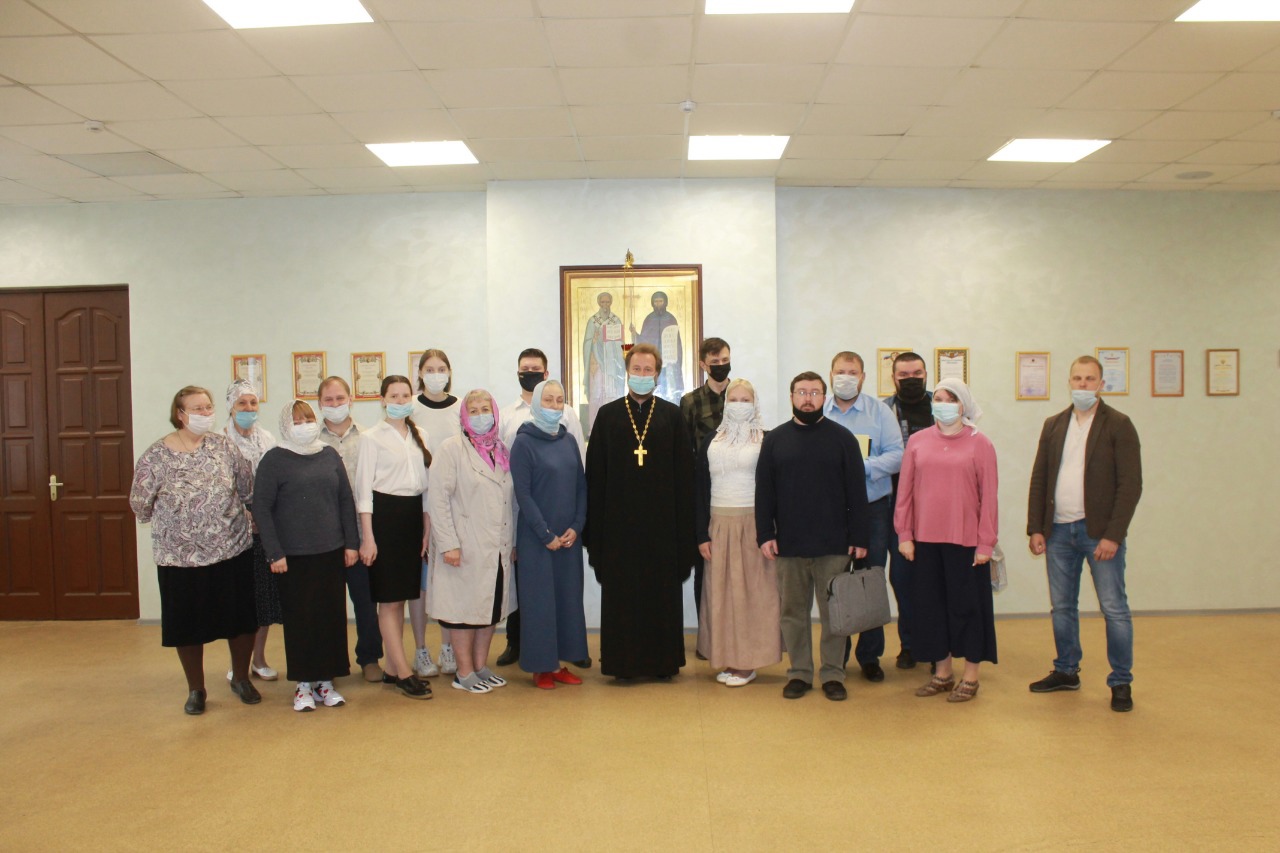 Благочинный Карачевского церковного округа принял экзамены у учащихся Епархиального Центра подготовки церковных специалистов