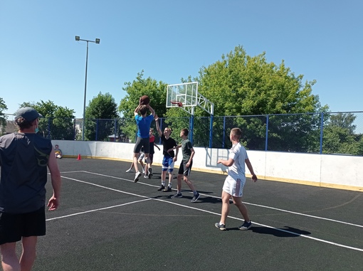 В Карачеве прошёл турнир по стритболу