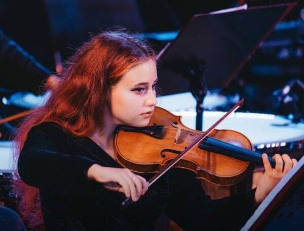 Брянская студентка сыграла в составе Большого симфонического оркестра Тавриды