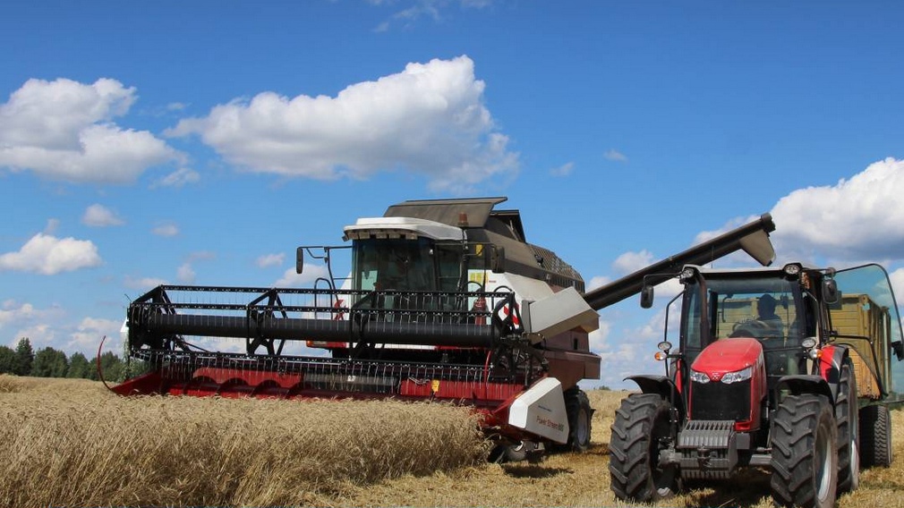 В Брянской области уборка сельхозкультур продолжается