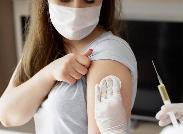 Привились от коронавируса препаратом «Спутник V» уже 203 тысячи брянцев