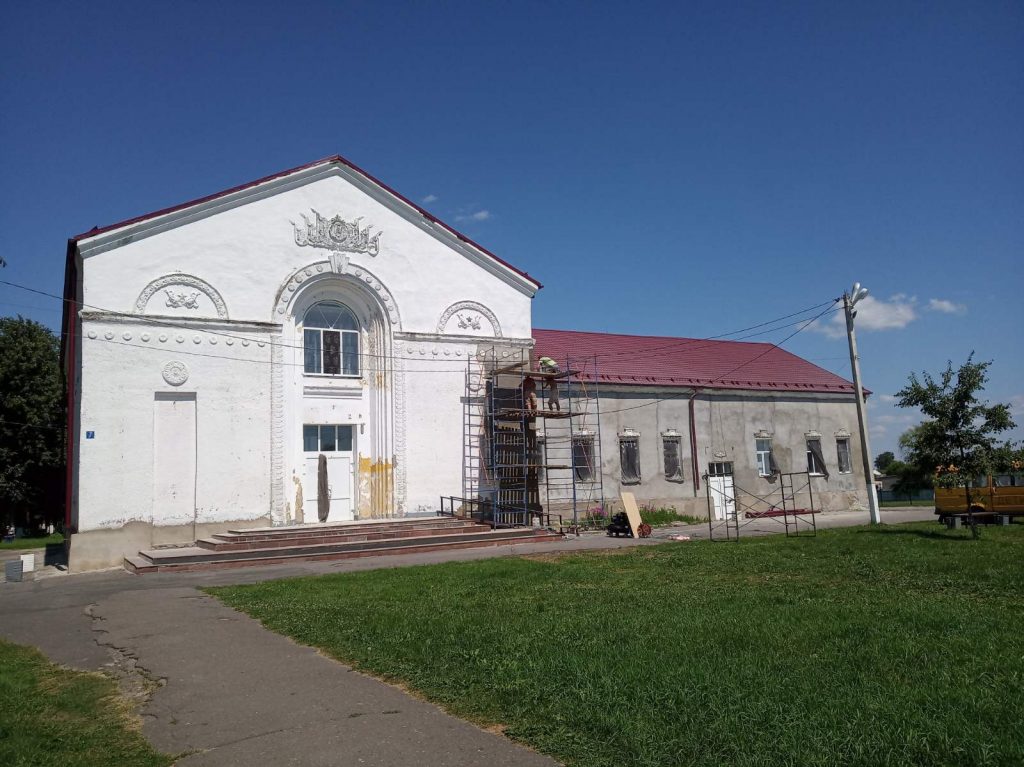 В Мглине по нацпроекту «Культура» идёт ремонт городского ДК