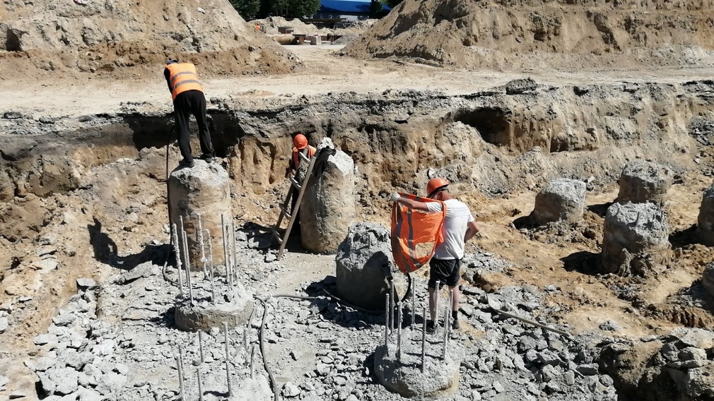 Глава Брянщины ознакомился с ходом реконструкции ледового дворца «Десна»