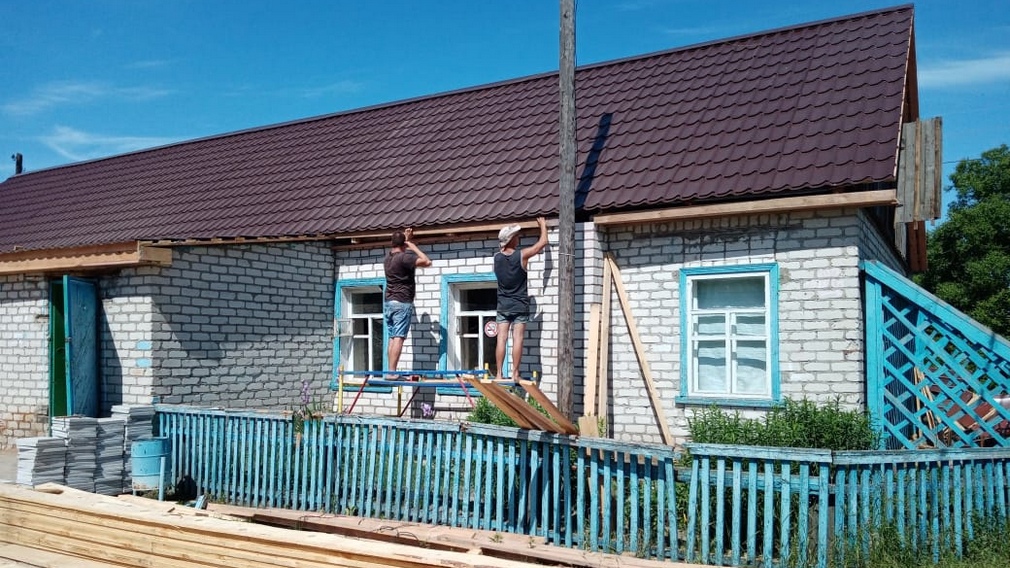 В Унечском районе идет ремонт Шулаковского сельского Дома культуры