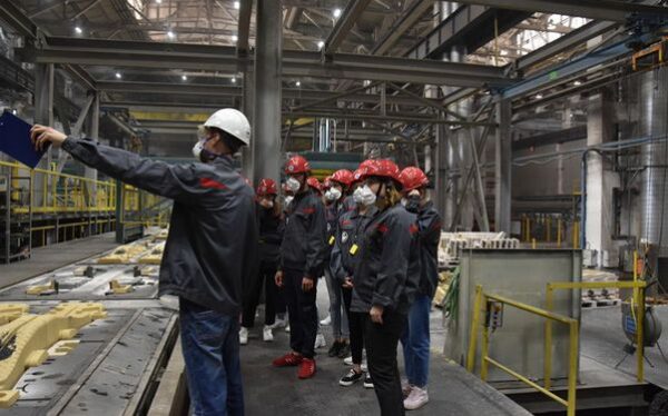 Брянские участники «Большой перемены» посетили «Бежицкую сталь».