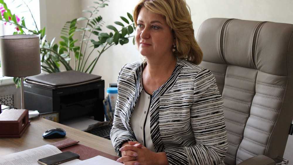 Замгубернатора Брянщины Кулешова пояснила, что оклады повысят всем педагогам