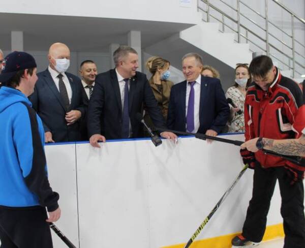 Губернатор Брянской области Александр Богомаз пообщался с суземскими тренерами