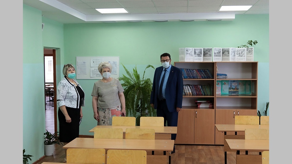 Брянским школам на замену оконных блоков выделено 85 млн рублей