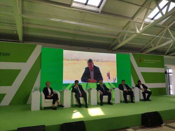 Александр Богомаз рассказал, как не зависеть от капризов погоды аграриям