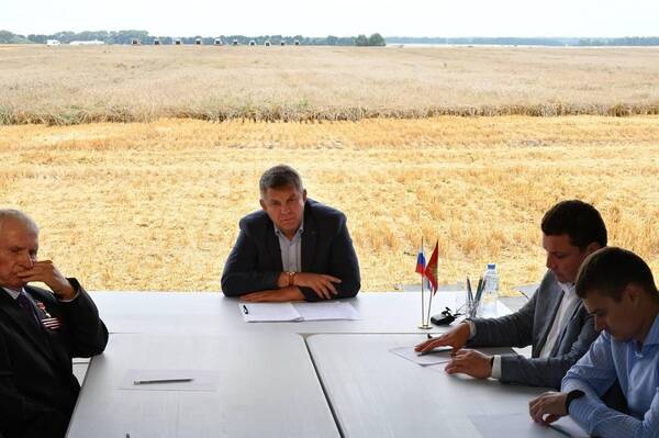 Губернатор Александр Богомаз пригласил  в Брянскую область министра