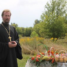 В Карачевском селе Алымова совершен праздничный молебен и чин освящения плодов