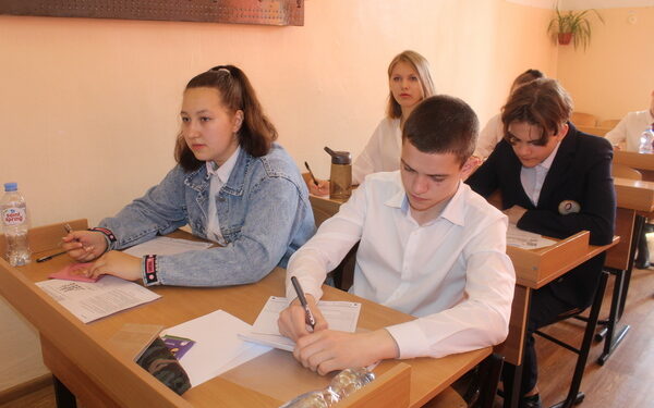 В брянских школах начнут работать новые программы воспитания