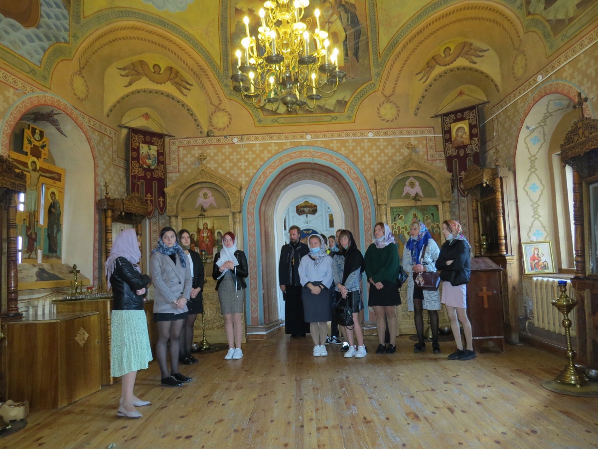 Студенты Карачевского филиала ОГУ им.И.С.Тургенева  посетили главные святыни Брянска