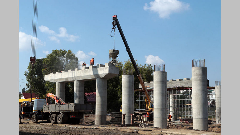 Для нового моста в Брянске привезли железобетонные балки