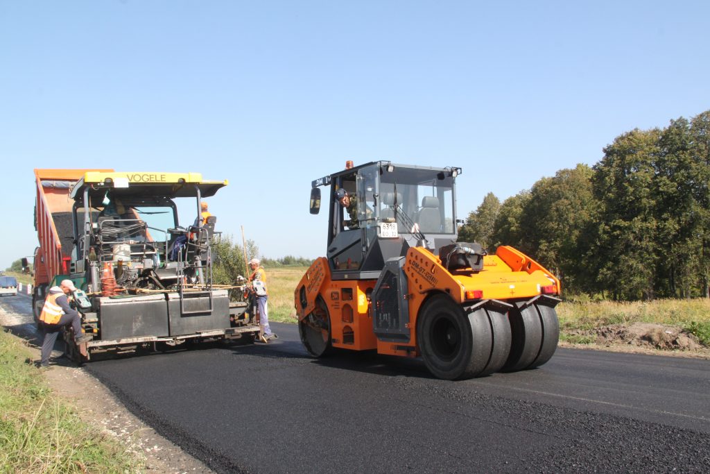 На Брянщине в рамках дорожного нацпроекта ремонтируют 28 автотрасс