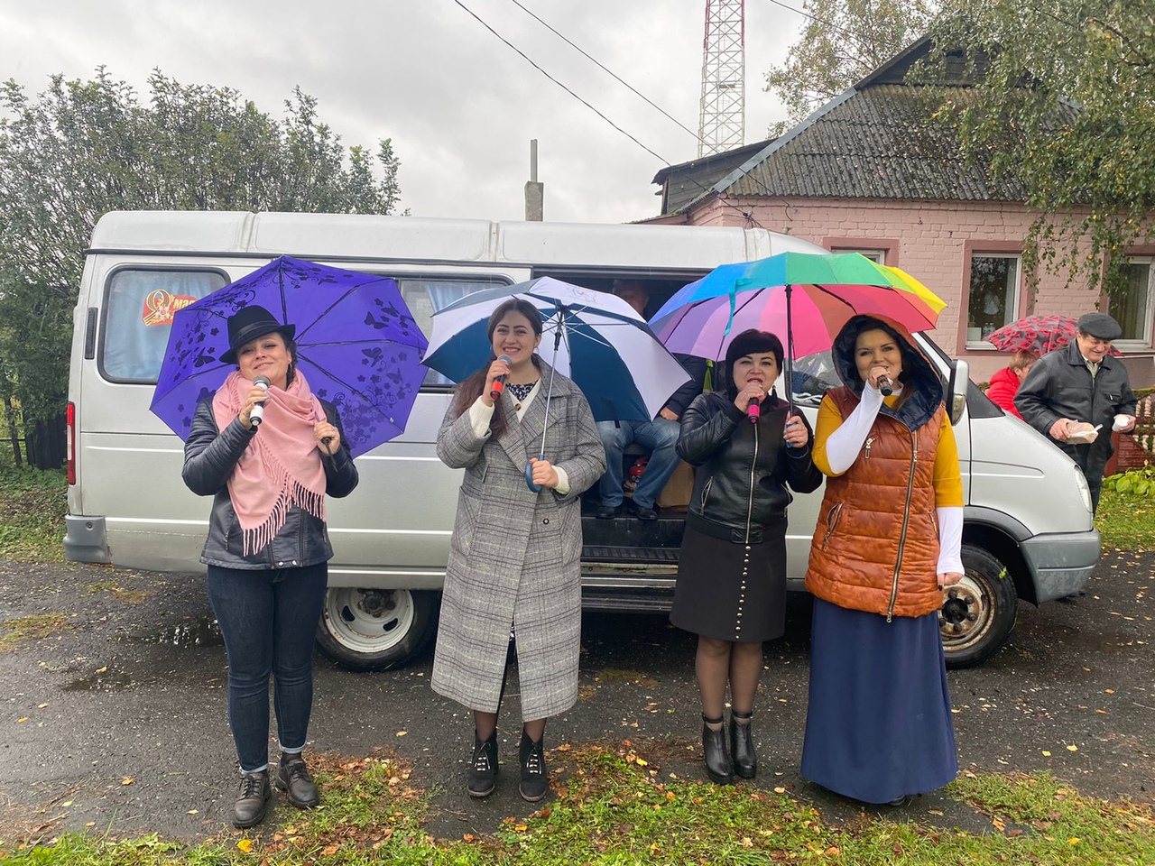 С бодрящей песней