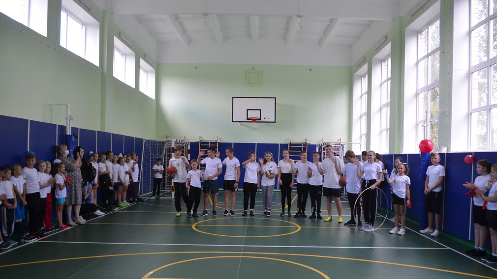 Учащиеся Плавенской школы Климовского района будут заниматься в отремонтированном спортзале