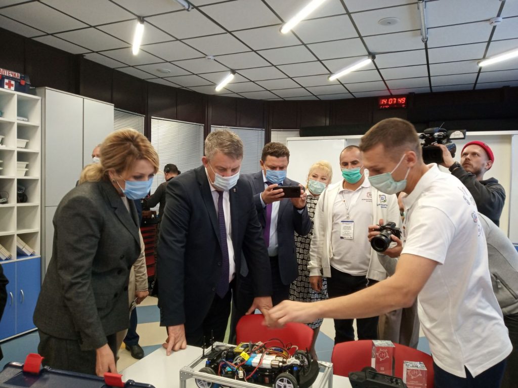 Губернатор Александр Богомаз посетил технопарк «Кванториум» в Брянске